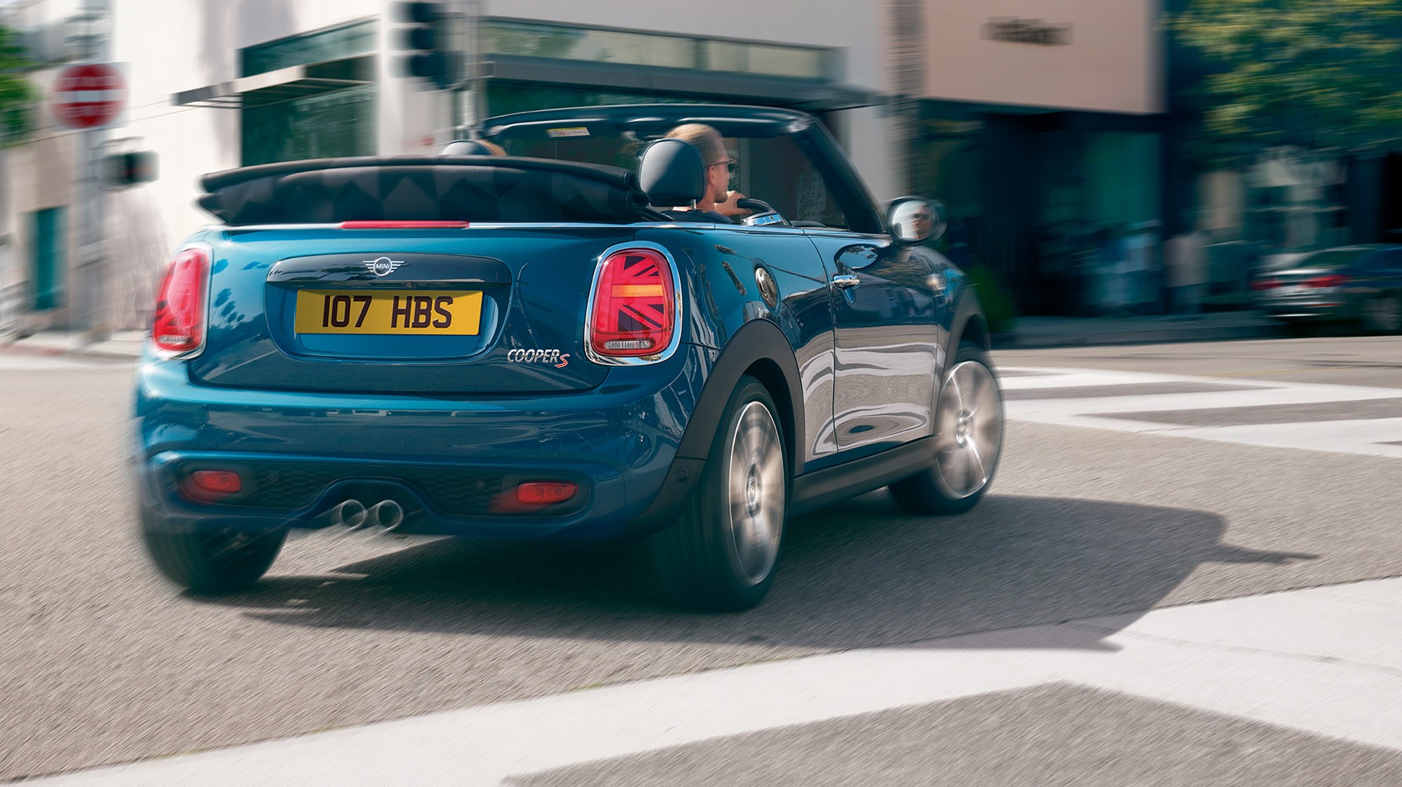 MINI Convertible Sidewalk Edition – front view – blue and black